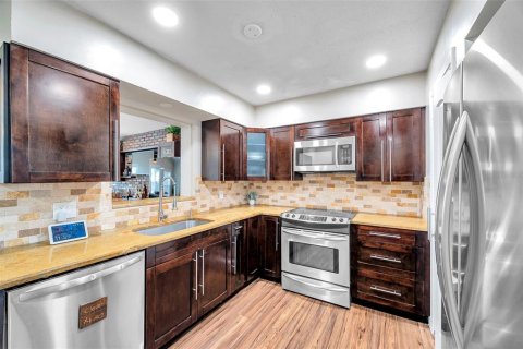 House in Tampa, Florida 3 bedrooms, 146.32 sq.m. № 1624896 - photo 16