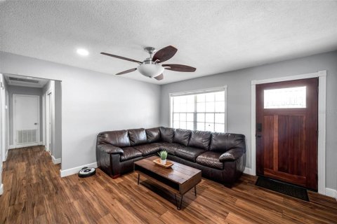 House in Tampa, Florida 3 bedrooms, 146.32 sq.m. № 1624896 - photo 22