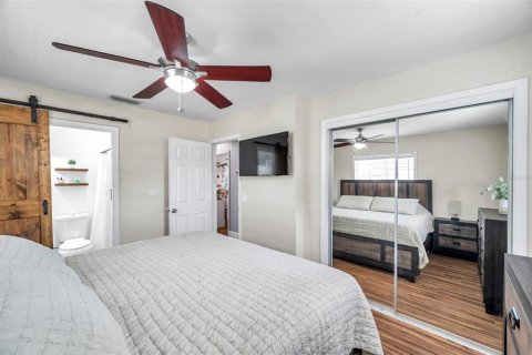 House in Tampa, Florida 3 bedrooms, 146.32 sq.m. № 1624896 - photo 27