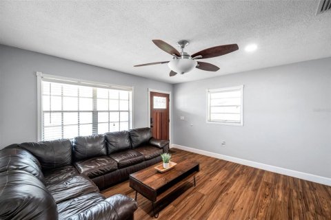 House in Tampa, Florida 3 bedrooms, 146.32 sq.m. № 1624896 - photo 24