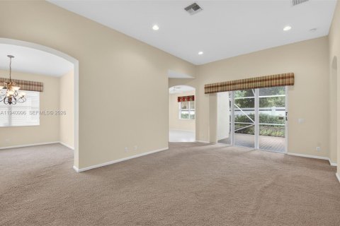 House in Boynton Beach, Florida 3 bedrooms, 214.79 sq.m. № 2007967 - photo 4