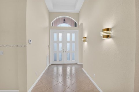 House in Boynton Beach, Florida 3 bedrooms, 214.79 sq.m. № 2007967 - photo 5