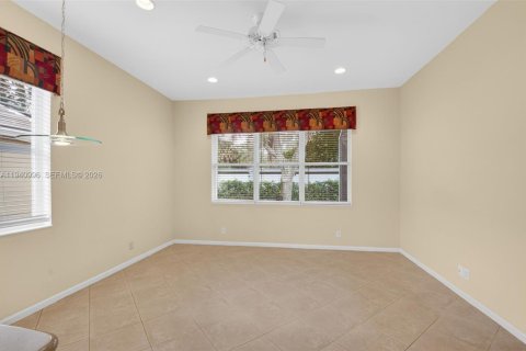 House in Boynton Beach, Florida 3 bedrooms, 214.79 sq.m. № 2007967 - photo 19