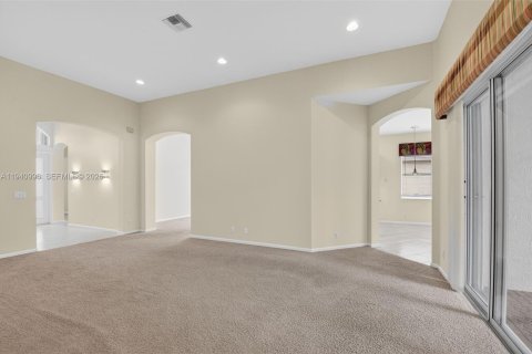 House in Boynton Beach, Florida 3 bedrooms, 214.79 sq.m. № 2007967 - photo 7