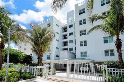 Condo in Sarasota, Florida, 2 bedrooms  № 1542704 - photo 6