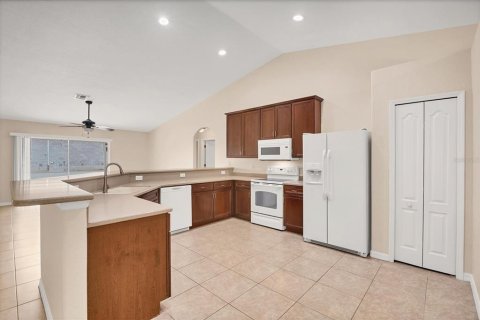 Villa ou maison à vendre à Port Charlotte, Floride: 4 chambres, 197.51 m2 № 2227013 - photo 3