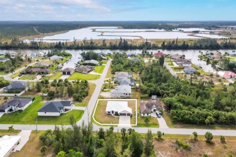 Villa ou maison à vendre à Port Charlotte, Floride: 4 chambres, 197.51 m2 № 2227013 - photo 2