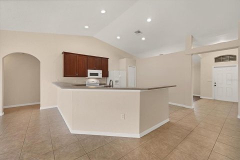 Villa ou maison à vendre à Port Charlotte, Floride: 4 chambres, 197.51 m2 № 2227013 - photo 5