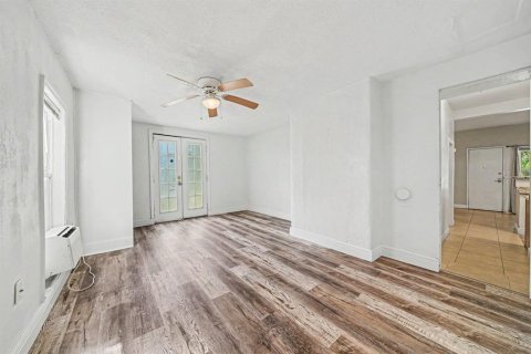 Villa ou maison à vendre à Daytona Beach, Floride: 5 chambres, 172.43 m2 № 2433670 - photo 18