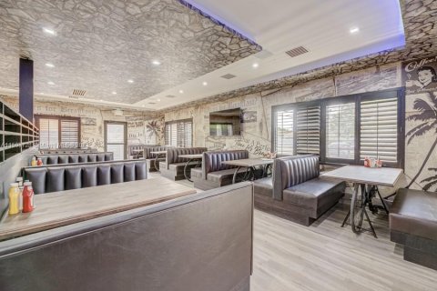 Купить коммерческую недвижимость в Майами, Флорида № 1984895 - фото 14