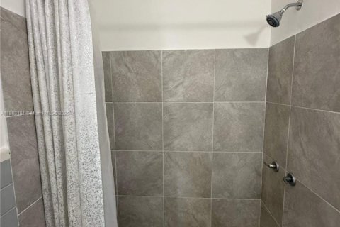 Снять в аренду квартиру в Опа-Локка, Флорида 1 спальня, 46.45м2, № 1890647 - фото 11