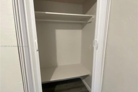 Снять в аренду квартиру в Опа-Локка, Флорида 1 спальня, 46.45м2, № 1890647 - фото 8