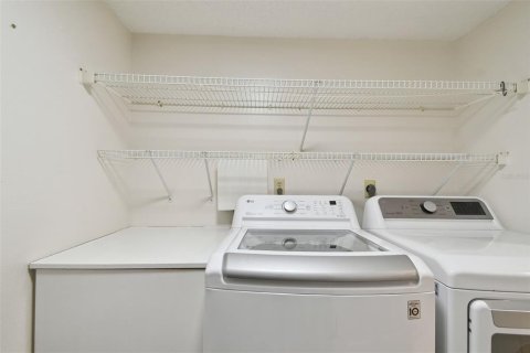 Condo in Bradenton, Florida, 2 bedrooms  № 1733970 - photo 9