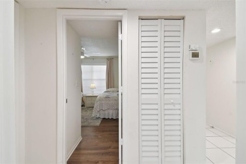 Condo in Bradenton, Florida, 2 bedrooms  № 1733970 - photo 10