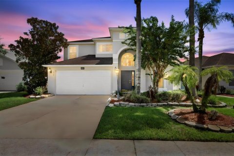 Casa en Kissimmee, Florida 6 dormitorios, 232.44 m2 № 2366515