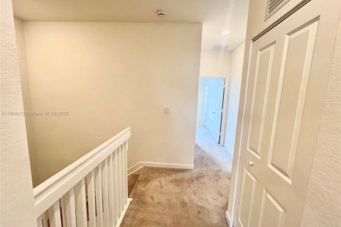 House in Homestead, Florida 3 bedrooms, 149.76 sq.m. № 1955892 - photo 9