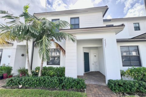 House in Homestead, Florida 3 bedrooms, 149.76 sq.m. № 1955892 - photo 1