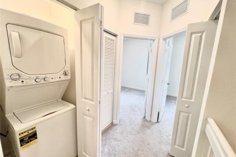 House in Homestead, Florida 3 bedrooms, 149.76 sq.m. № 1955892 - photo 16