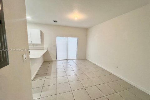 House in Homestead, Florida 3 bedrooms, 149.76 sq.m. № 1955892 - photo 3