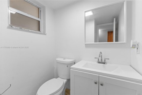 Condo in Hollywood, Florida, 1 bedroom  № 1731975 - photo 18