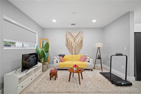 Снять в аренду виллу или дом в Норт-Майами-Бич, Флорида 4 спальни, 98.01м2, № 1988712 - фото 8