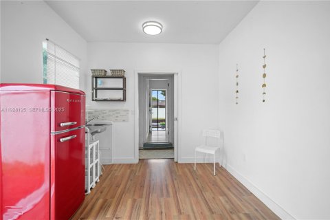 Снять в аренду виллу или дом в Норт-Майами-Бич, Флорида 4 спальни, 98.01м2, № 1988712 - фото 27