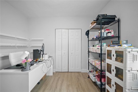 Снять в аренду виллу или дом в Норт-Майами-Бич, Флорида 4 спальни, 98.01м2, № 1988712 - фото 24