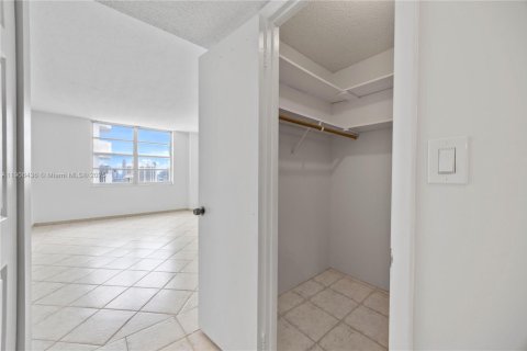 Copropriété à vendre à Aventura, Floride: 71.16 m2 № 1957070 - photo 21