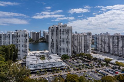 Copropriété à vendre à Aventura, Floride: 71.16 m2 № 1957070 - photo 4