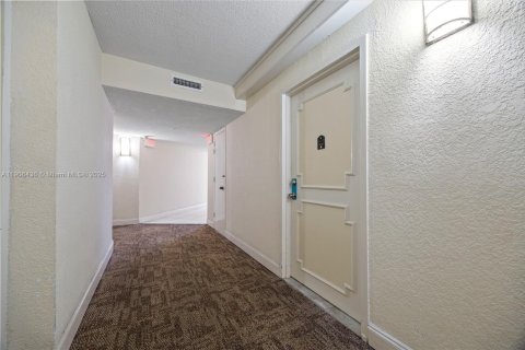 Copropriété à vendre à Aventura, Floride: 71.16 m2 № 1957070 - photo 25