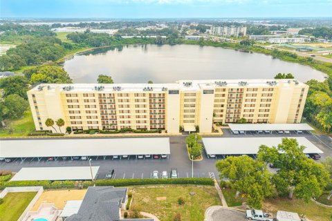 Condo in Winter Haven, Florida, 2 bedrooms № 2198271
