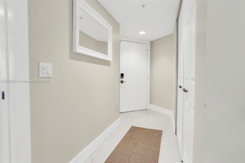 Condominio en venta en Fort Lauderdale, Florida, 2 dormitorios, 97.92 m2 № 1980760 - foto 12