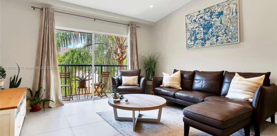 Condominio en Fort Lauderdale, Florida, 2 dormitorios  № 1980760