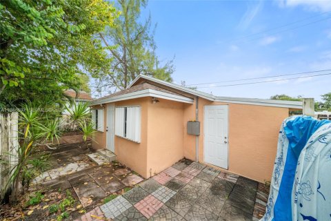 Immobilier commercial à vendre à Hollywood, Floride: 161.46 m2 № 2002936 - photo 23