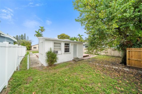 Immobilier commercial à vendre à Hollywood, Floride: 161.46 m2 № 2002936 - photo 18