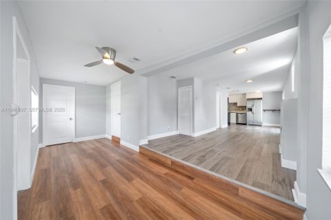 Immobilier commercial à vendre à Hollywood, Floride: 161.46 m2 № 2002936 - photo 2