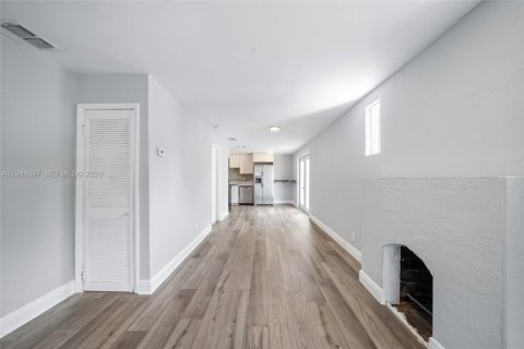 Immobilier commercial à vendre à Hollywood, Floride: 161.46 m2 № 2002936 - photo 3