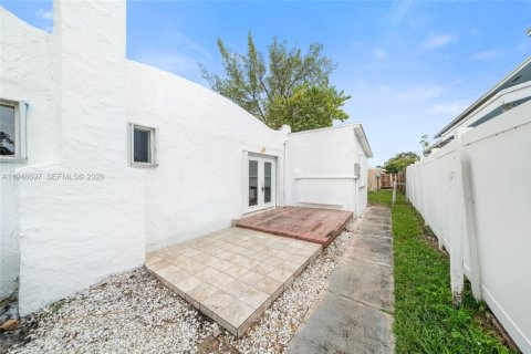 Immobilier commercial à vendre à Hollywood, Floride: 161.46 m2 № 2002936 - photo 17