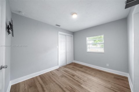 Immobilier commercial à vendre à Hollywood, Floride: 161.46 m2 № 2002936 - photo 13