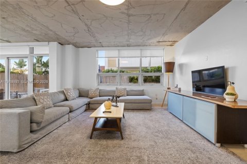 Condo in Miami, Florida, 2 bedrooms  № 2081038 - photo 3