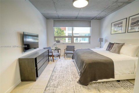 Condo in Miami, Florida, 2 bedrooms  № 2081038 - photo 5