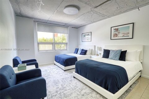 Condo in Miami, Florida, 2 bedrooms  № 2081038 - photo 6