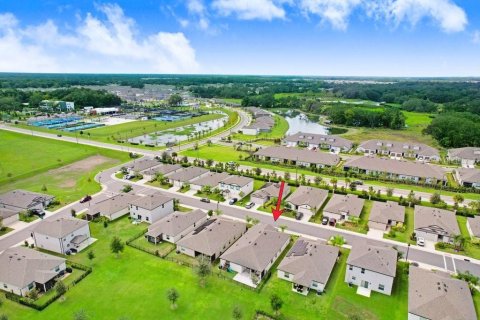 House in Zephyrhills, Florida 4 bedrooms, 197.32 sq.m. № 2400201 - photo 5