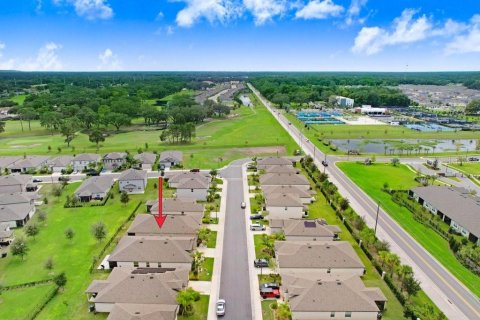 House in Zephyrhills, Florida 4 bedrooms, 197.32 sq.m. № 2400201 - photo 6