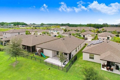 House in Zephyrhills, Florida 4 bedrooms, 197.32 sq.m. № 2400201 - photo 4