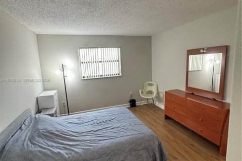 Commercial property in Miami, Florida 2 bedrooms, 80.82 sq.m. № 2068519 - photo 13