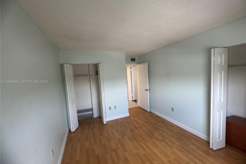 Commercial property in Miami, Florida 2 bedrooms, 80.82 sq.m. № 2068519 - photo 21