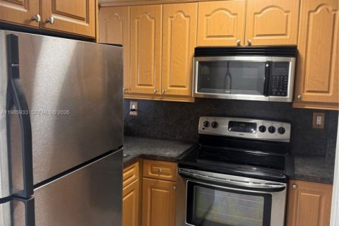 Commercial property in Miami, Florida 2 bedrooms, 80.82 sq.m. № 2068519 - photo 26