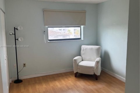 Commercial property in Miami, Florida 2 bedrooms, 80.82 sq.m. № 2068519 - photo 24