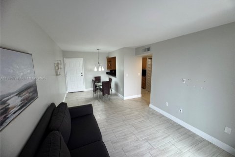 Commercial property in Miami, Florida 2 bedrooms, 80.82 sq.m. № 2068519